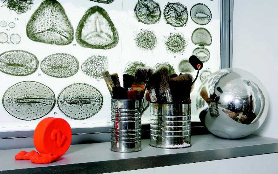 Frances’ work space takes on forms of a science lab, an architect’s studio and an urban planning office.